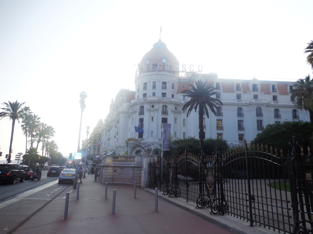 Самый дорогой отель Ниццы